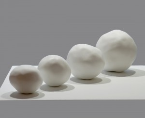 Snow balls, photo Gérard Jonca / Sèvres-Cité de la céramique